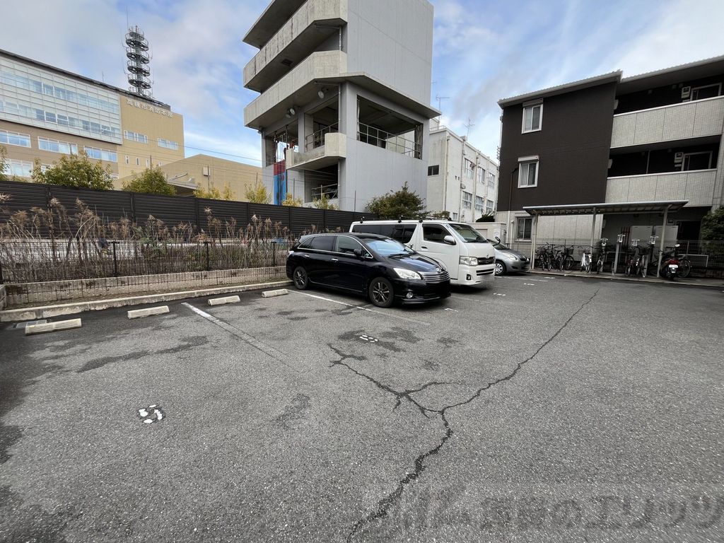 駐車場　駐車場