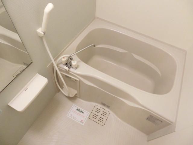 バス・シャワールーム　浴室乾燥機付いてます