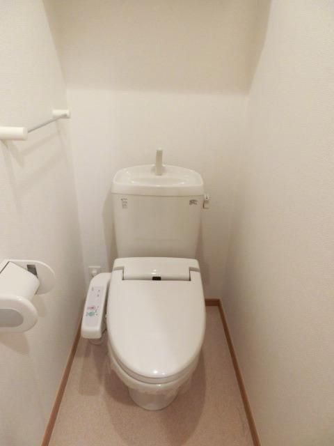 トイレ　ウォシュレット完備