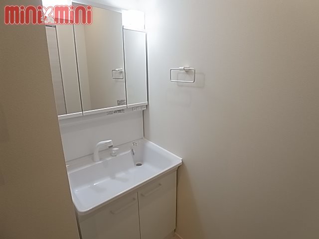 洗面設備　シャンプードレッサー付きです