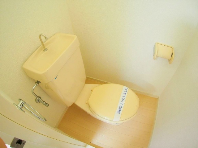 トイレ　※同タイプ別の部屋の写真です。
