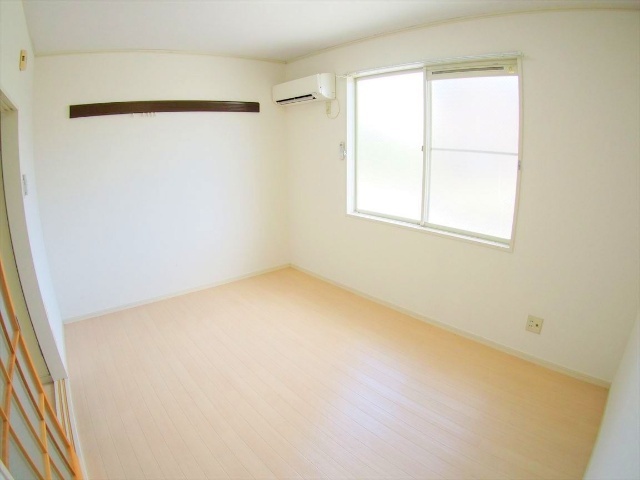 居室・リビング　※同タイプ別の部屋の写真です。