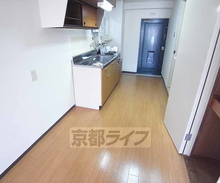 その他部屋・スペース　キッチン廊下はとても広々していますね！