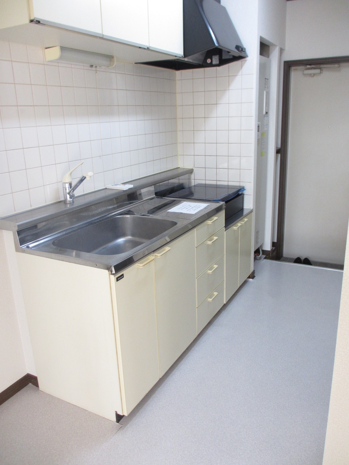 キッチン　ＩＨクッキングヒーター。ガス使用せず経済的