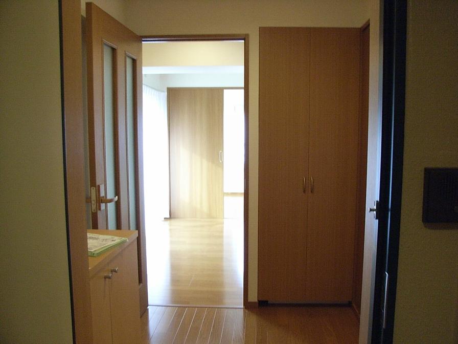 玄関　弊社は都内全域の物件をご紹介可能です！