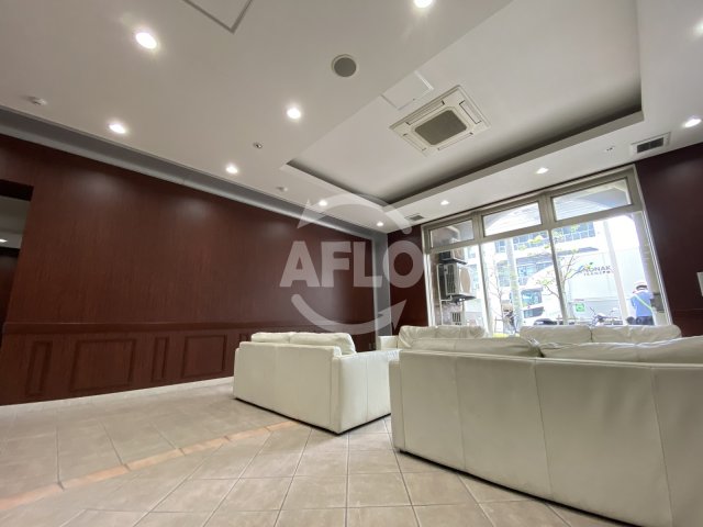 ロビー　グレンパーク梅田北　宅配ボックス完備