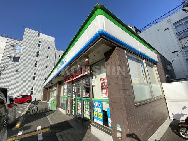コンビニ　ファミリーマート（コンビニ）まで497m