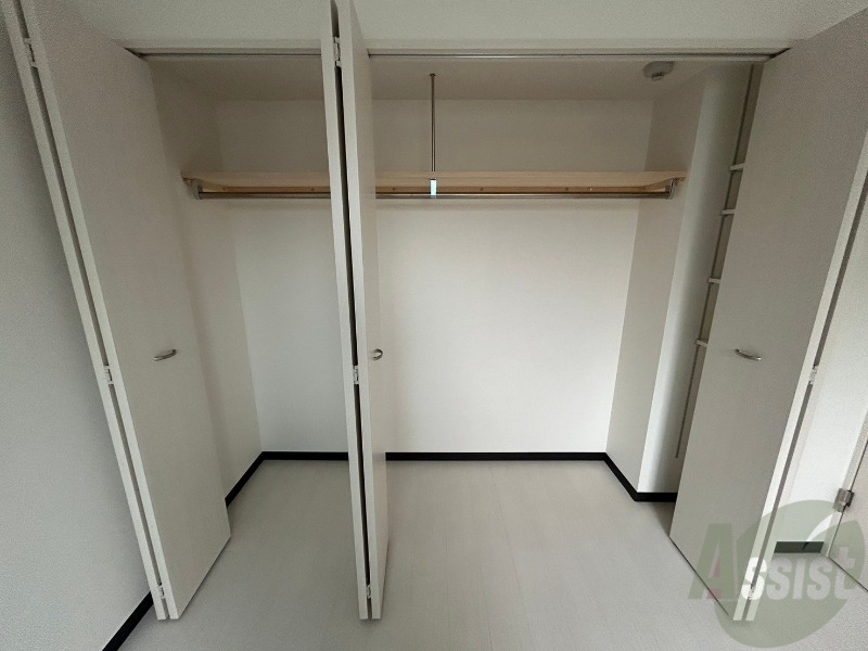 収納　寝室の収納です。部屋がすっきり片付きます。