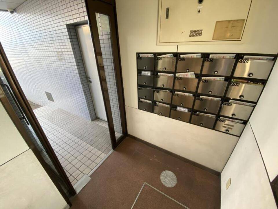 エントランス　メールBOX