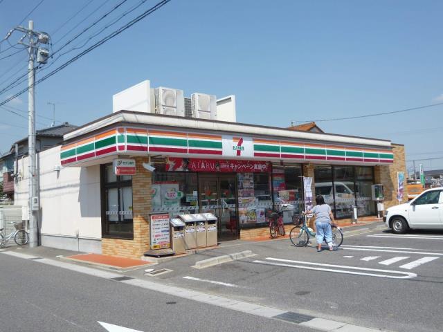 コンビニ　セブンイレブン岡崎牧御堂町店（コンビニ）まで400m