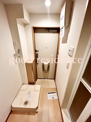 玄関　ゆったりとした玄関です 【築年数浅めの優良物件♪】