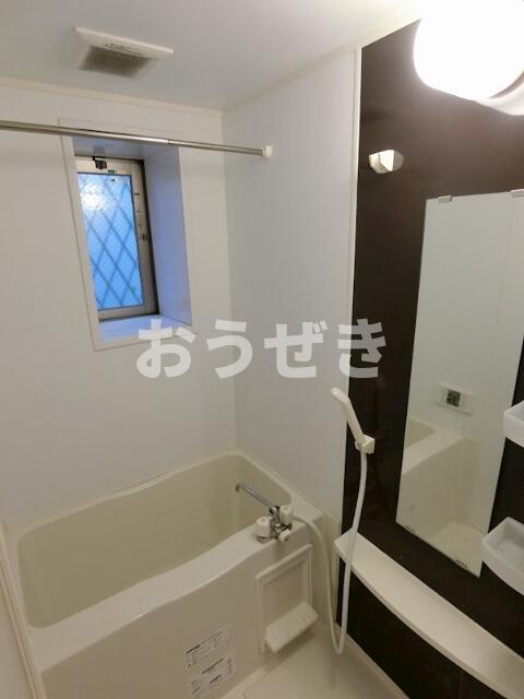 バス・シャワールーム　お風呂へ入って１日の疲れをリ…?