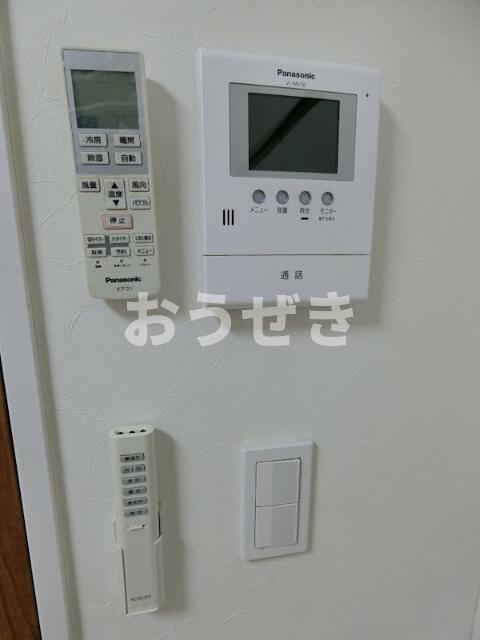 セキュリティ　インターホンはモニター付きで…?