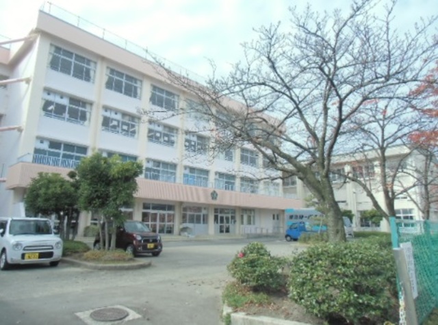 小学校　新潟市立桜が丘小学校（小学校）まで1864m
