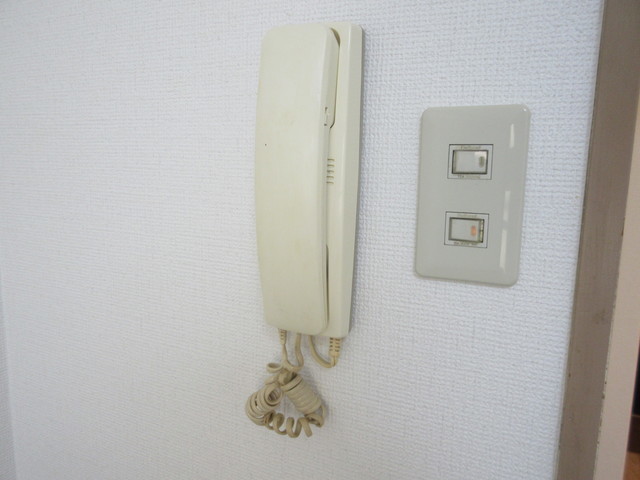 セキュリティ　インターホンで来訪者を確認出来ます