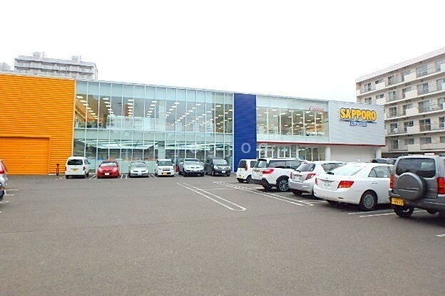 ドラックストア　サツドラ中の島店（ドラッグストア）まで720m