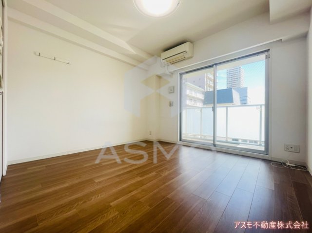 居室・リビング　同マンション別部屋参考写真