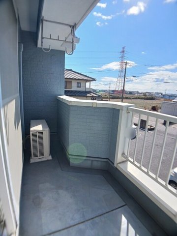 バルコニー　外からの目が気にならないバルコニーで洗濯物が干せます