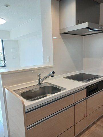 キッチン　コンパクトなキッチンで掃除もラクラク