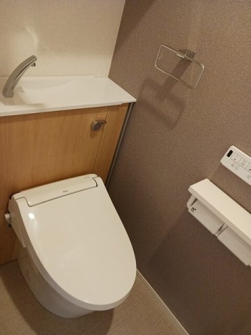 トイレ　落ち着いたトイレです