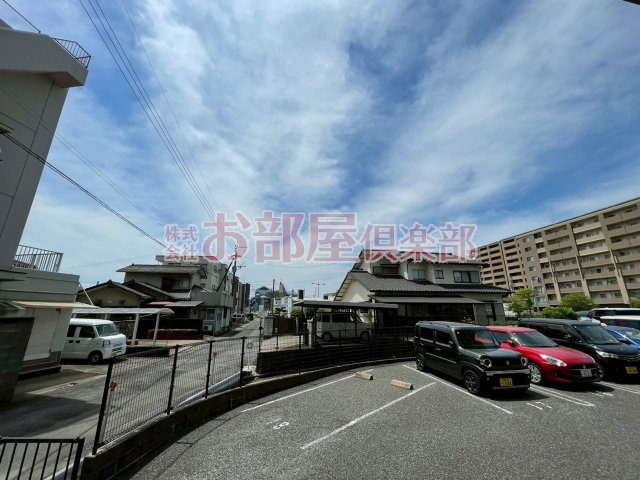駐車場　駐車場に車を止められます