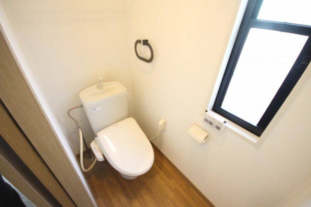 トイレ　☆温水洗浄便座付き☆