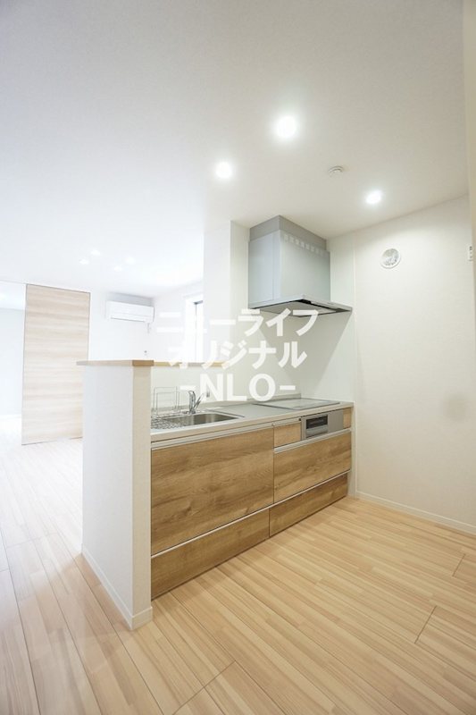 キッチン　3口IHコンロでお料理もお掃除もしやすいキッチン♪