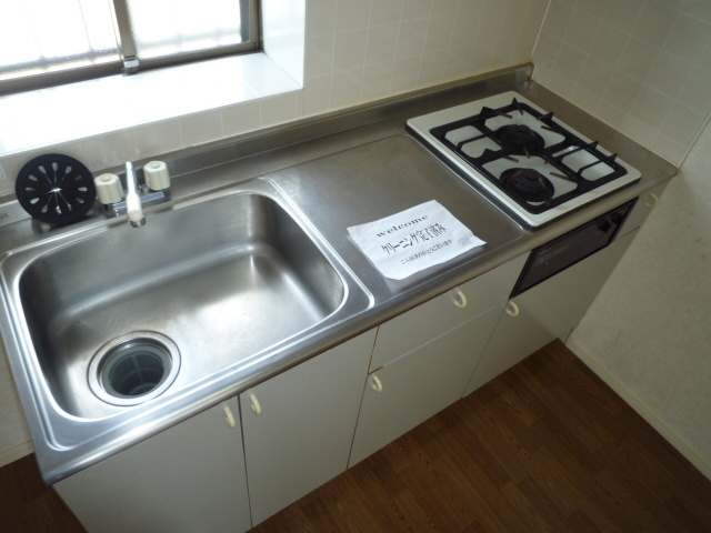 キッチン　窓付換気良好　2口システムガスキッチン