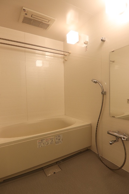 バス・シャワールーム　※別室の参考写真の為、現況優先です。