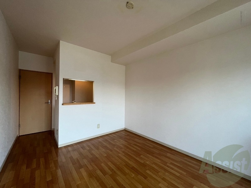 居室・リビング　広くてきれいなリビングです！快適に過ごせそうですね。