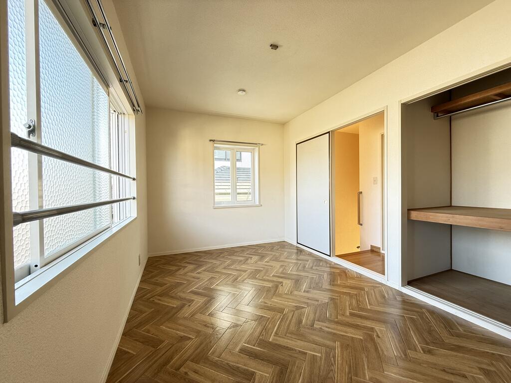 その他部屋・スペース　2F北側の洋室は角部屋の為、2面採光！！