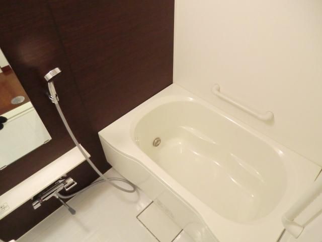 バス・シャワールーム　浴室乾燥追焚付きバス