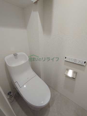 トイレ　別部屋の参考写真になります。