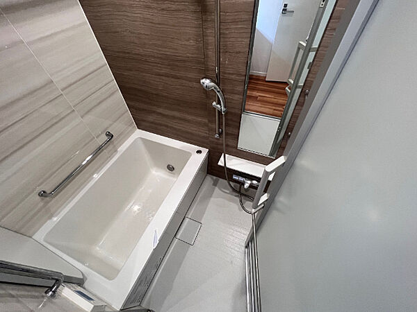 バス・シャワールーム　写真は同タイプ住居です。