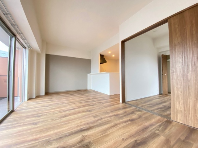 居室・リビング　※別室写真です