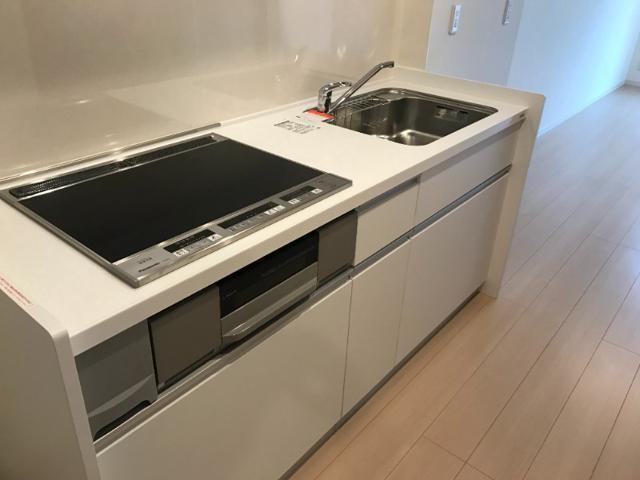 キッチン　コンパクトなキッチンで掃除もラクラク