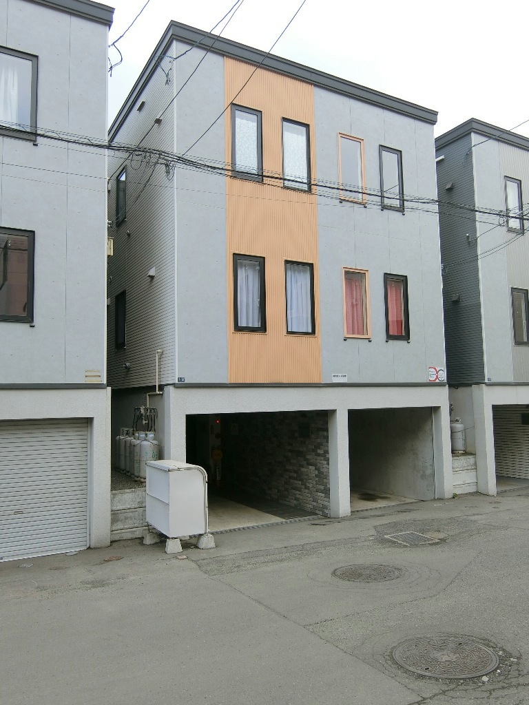 建物外観　☆地下鉄東西線南郷13丁目駅まで徒歩11分！