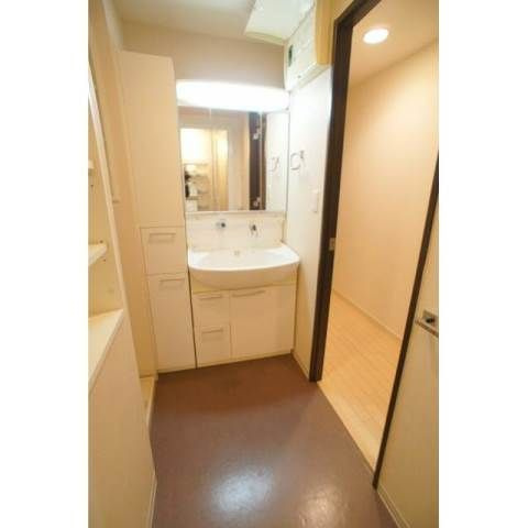 洗面設備　※別部屋の参考写真です。