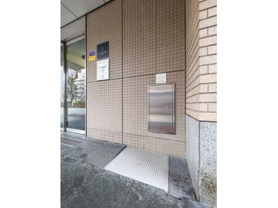 エントランス　ゆとりのあるエントランスです