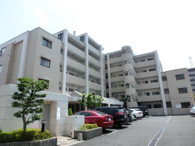 建物外観　駅より徒歩３分の閑静な住宅街に立地