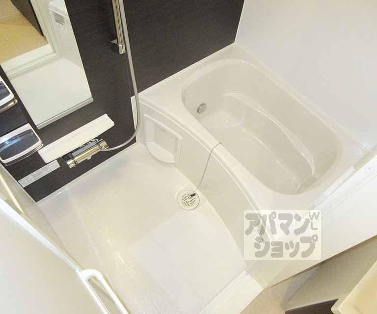 バス・シャワールーム　ピカピカお風呂！