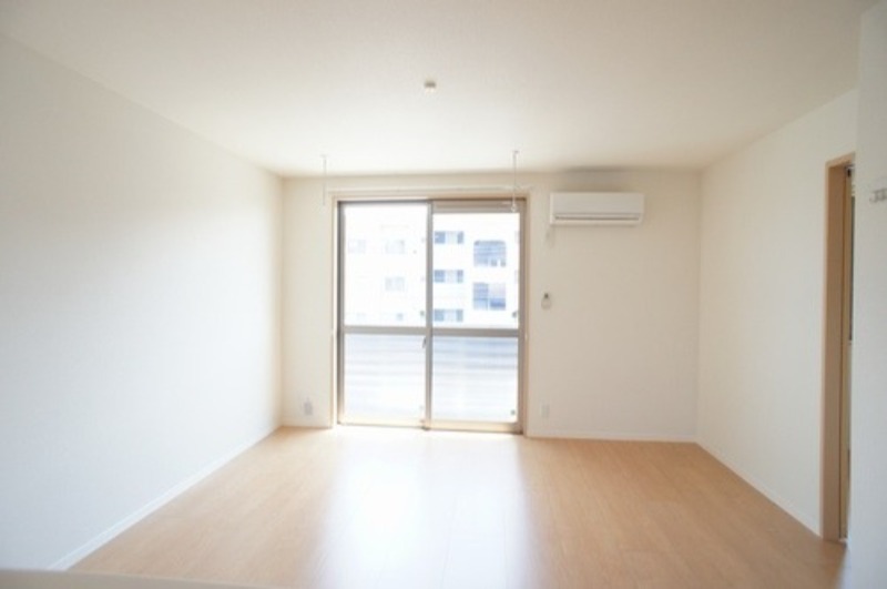 居室・リビング　図面と現状に相違がある場合には現状を優先