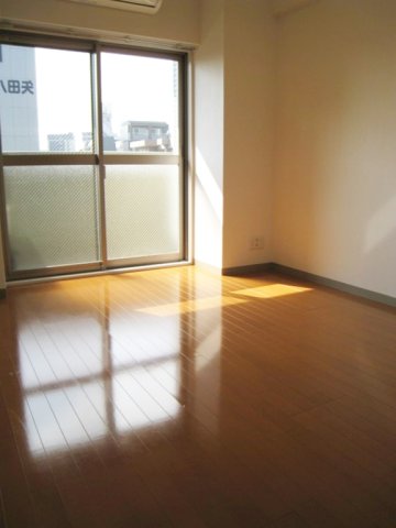 居室・リビング　使いやすい形の為、レイアウトを楽しめます♪