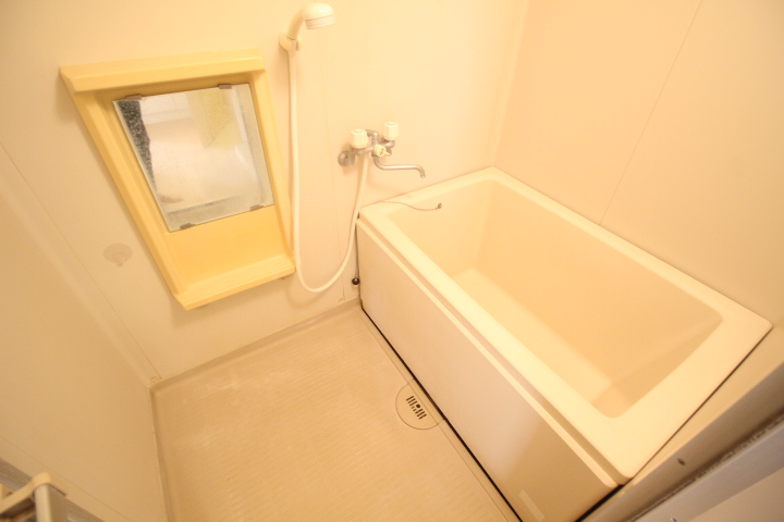 バス・シャワールーム　お風呂です