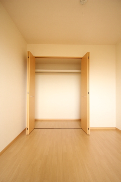 収納　※同物件別号室写真となります。