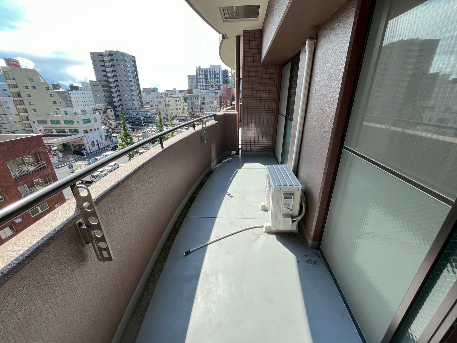 バルコニー　バルコニー（同じ間取りの別部屋の写真です）