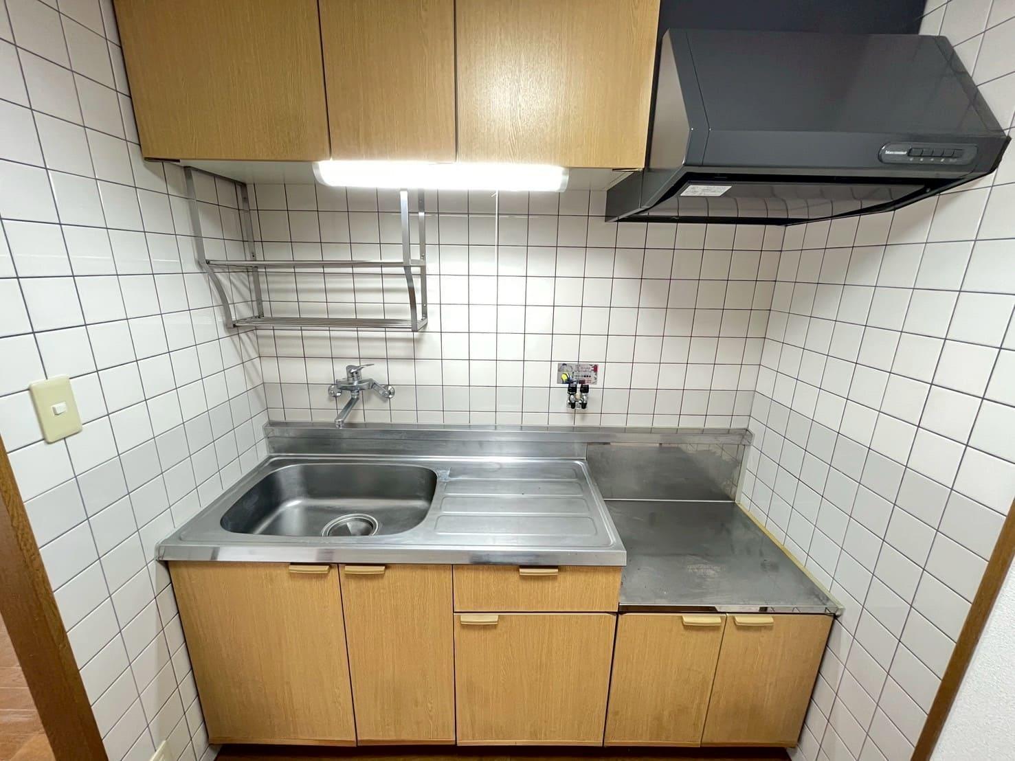 キッチン　キッチン（同じ間取りの別部屋の写真です）