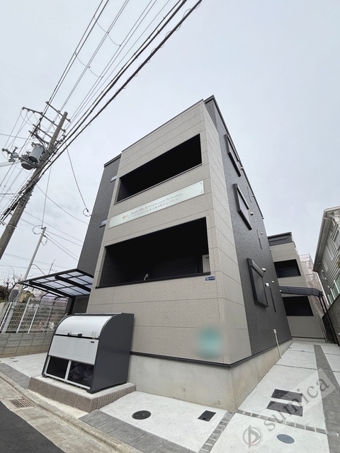 建物外観　ファミリータイプの広々なお部屋です♪