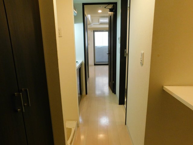 玄関　収納もある玄関です