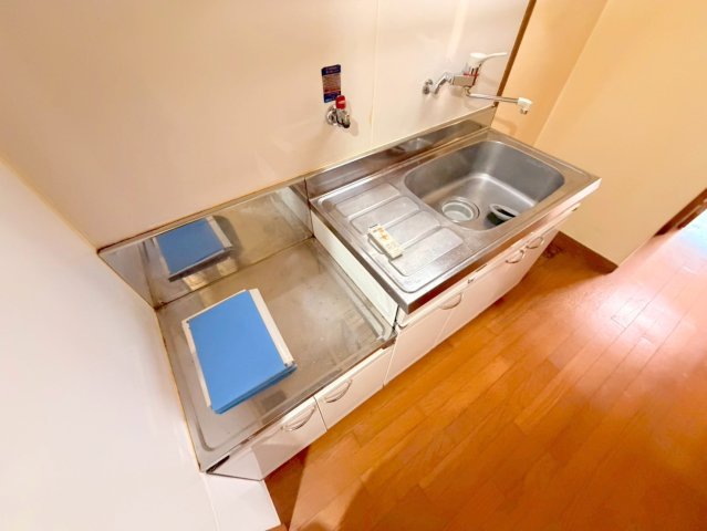 キッチン　あなたの好みに合わせたコンロを置いてくださいね。